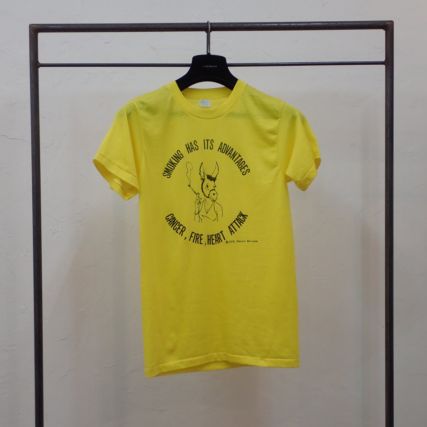 T-shirt Sherwin Burrowes des années 70 "T-shirt à risque de fumer"